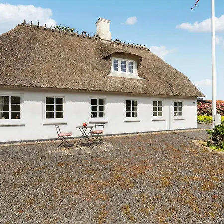 Three-bedroom In Sydals 度假居