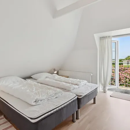 Three-bedroom In Sydals *