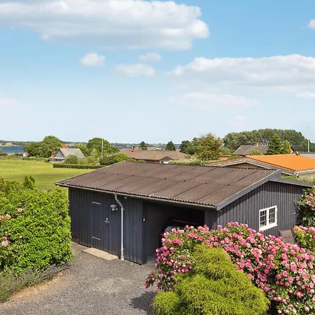 Σπίτι διακοπών Three-bedroom In Sydals *