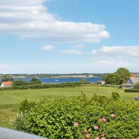 Three-bedroom In Sydals *