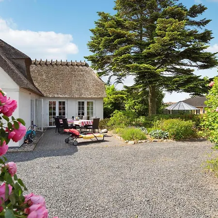 Three-bedroom In Sydals * Kongshoved