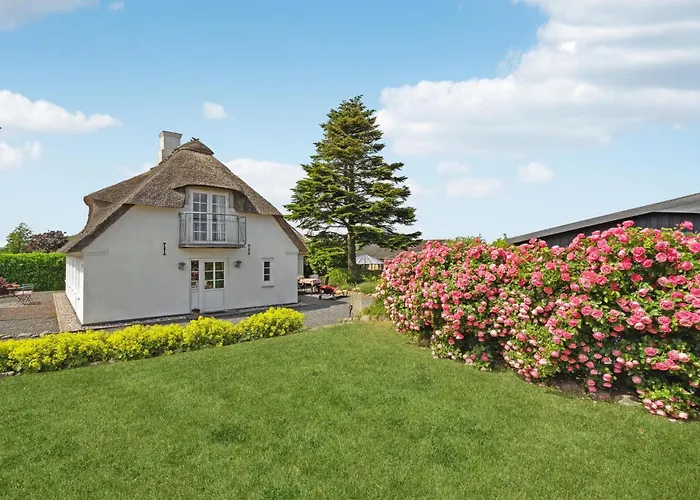 Three-bedroom In Sydals Casa de Férias *