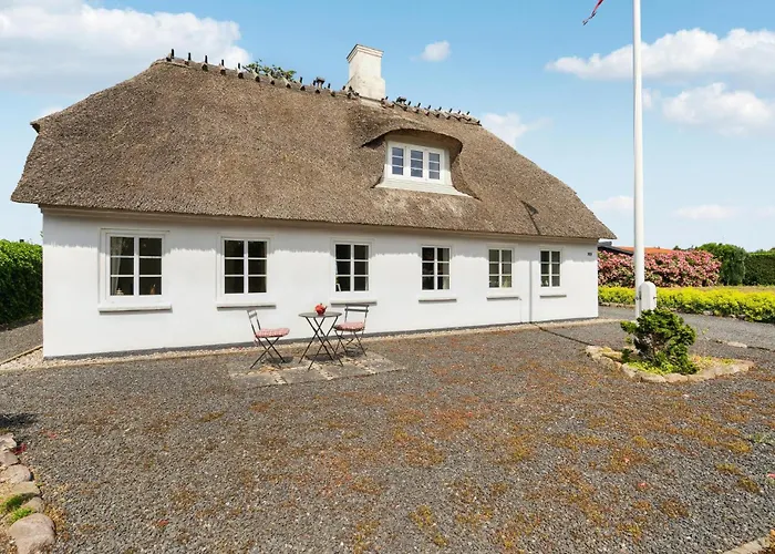 Three-bedroom In Sydals Casa de Férias