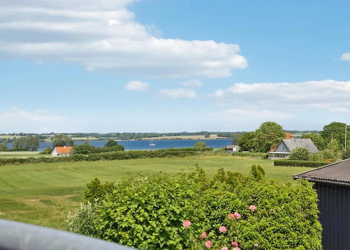 Three-bedroom In Sydals *