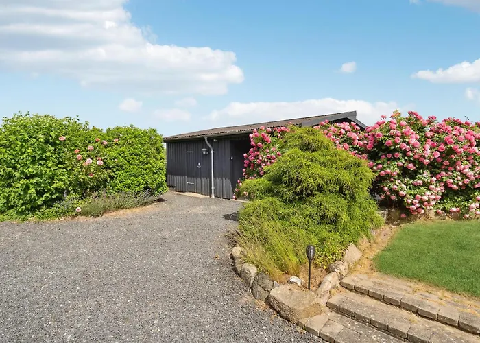 Three-bedroom In Sydals * Kongshoved